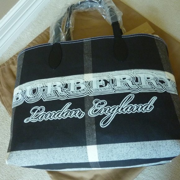Burberry 'Doodle' Medium Canvas Check Pattern Tote - Picture 5 of 12